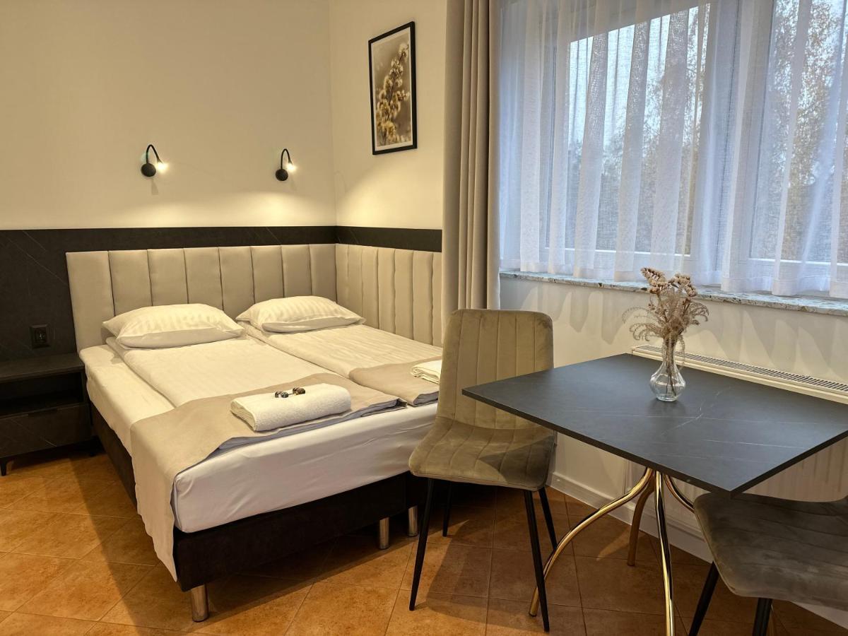 Pensjonat Nad Jeziorem Powidz  Bagian luar foto